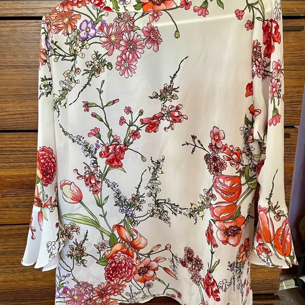 Floral women’s blouse V neck